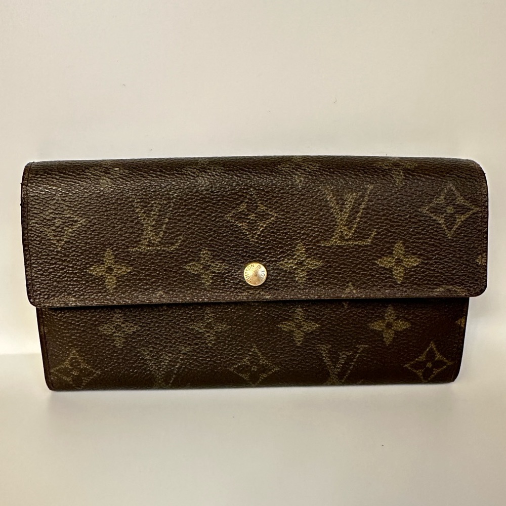 ❌Sold ❌Authentic LOUIS VUITTON 
LV Monogram Coated Canvas Sarah Long Mono Wallet